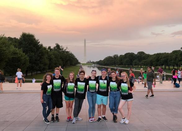 The 2018 Shenandoah Alcoa Scholars in front of the Washington Monument in Washington, D.C.